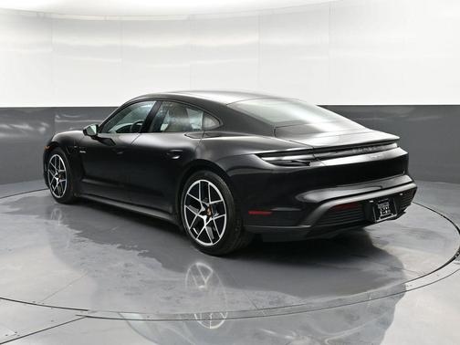 2025 Porsche Taycan 