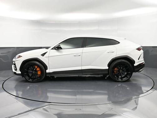 2021 Lamborghini Urus 