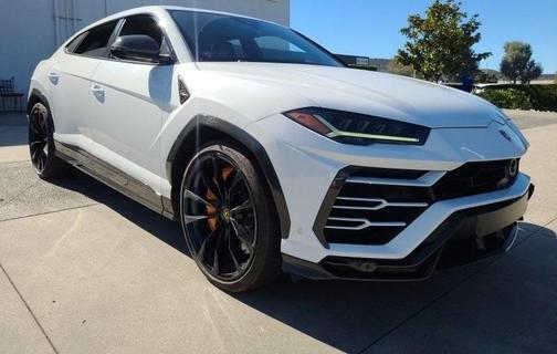 2021 Lamborghini Urus 