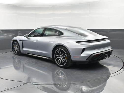 2025 Porsche Taycan Turbo