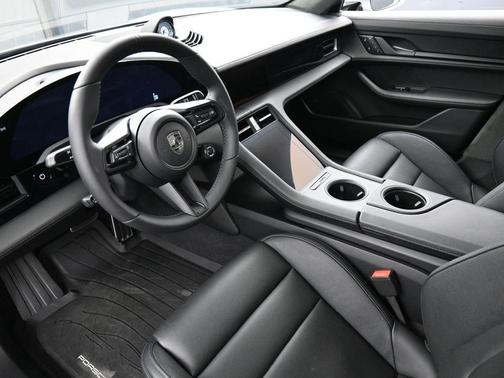 2025 Porsche Taycan Turbo