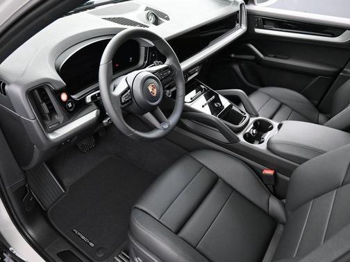 2026 Porsche Cayenne AWD