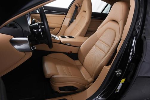 2022 Porsche Panamera 4 Platinum Edition