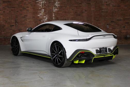 2020 Aston Martin Vantage Base