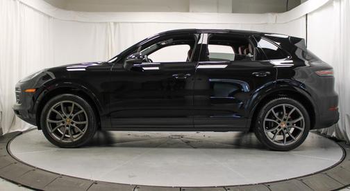 2021 Porsche Cayenne Base
