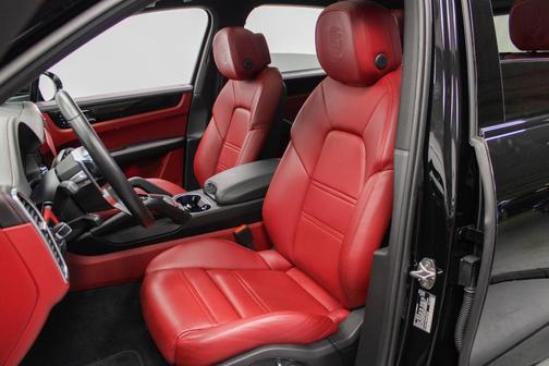 2021 Porsche Cayenne Base