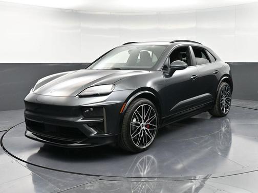2025 Porsche Macan Turbo