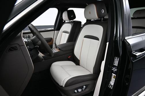 Green 2027 Rolls-Royce Cullinan