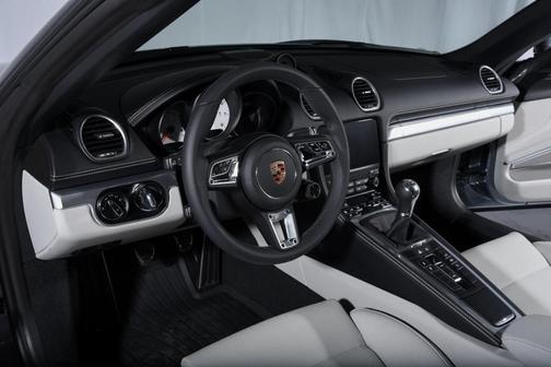 2025 Porsche 718 Boxster S