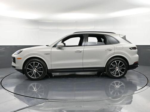 2026 Porsche Cayenne AWD
