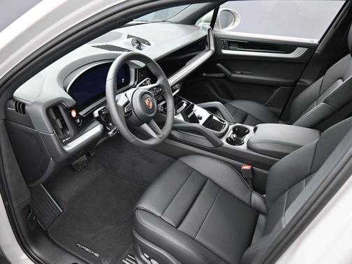 2026 Porsche Cayenne AWD