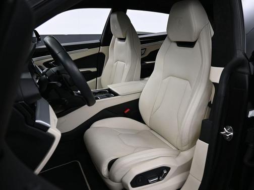 2020 Lamborghini Urus Base