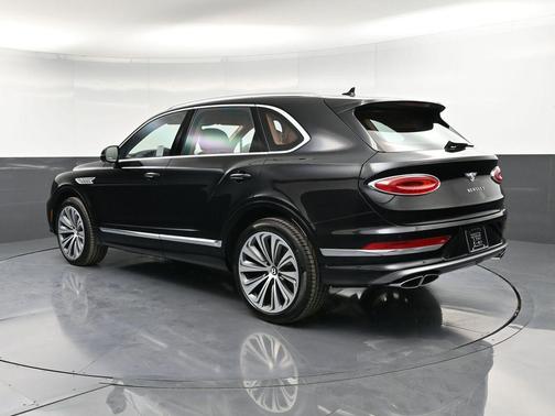 2025 Bentley Bentayga V8