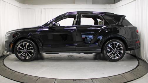 2025 Bentley Bentayga V8
