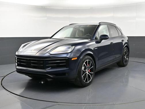 Blue Metallic 2026 Porsche Cayenne S