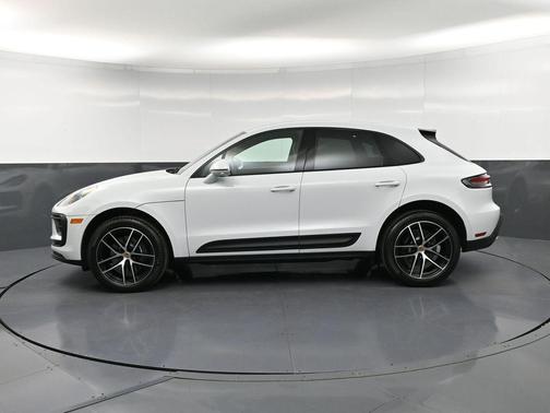 Carrara White Metallic 2026 Porsche Macan Base