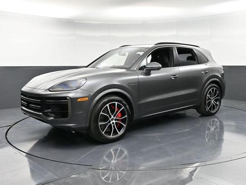 2025 Porsche Cayenne Turbo