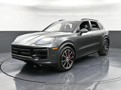 2025 Porsche Cayenne Turbo