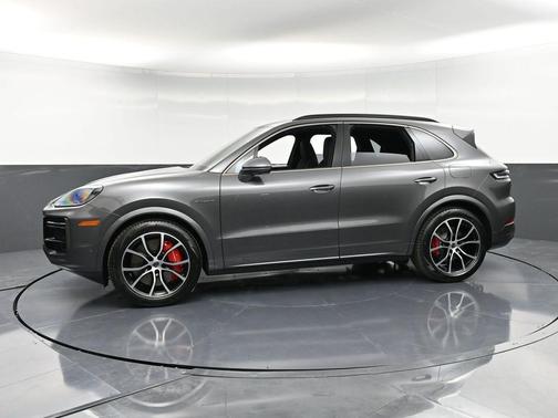 2025 Porsche Cayenne Turbo