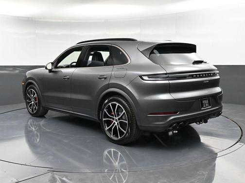 2025 Porsche Cayenne Turbo