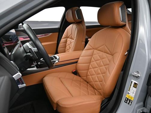 2024 BMW 740 i xDrive
