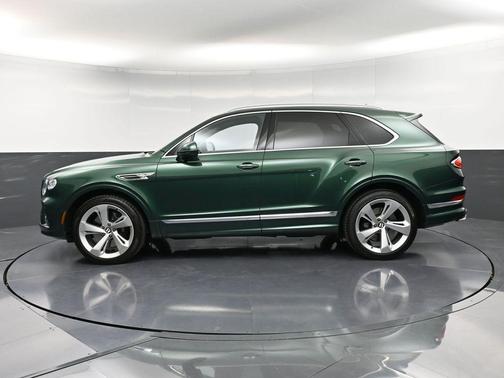 Verdant Metallic 2023 Bentley Bentayga V8