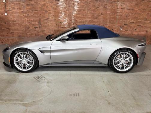2022 Aston Martin Vantage