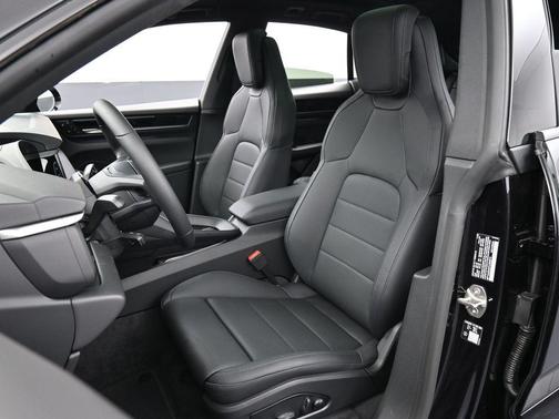 2026 Porsche Macan 4