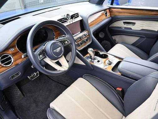 2025 Bentley Bentayga Azure