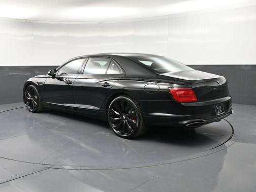 Beluga Black 2026 Bentley Flying Spur Base