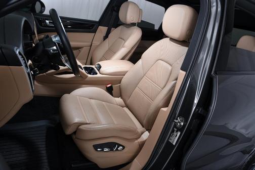 2021 Porsche Cayenne Base