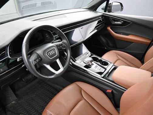 2022 Audi Q7 55 Premium Plus