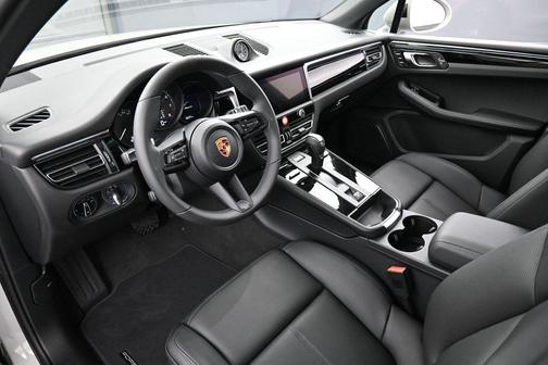 Chalk 2026 Porsche Macan Base