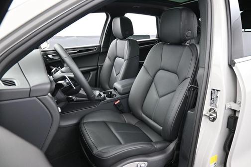 Chalk 2026 Porsche Macan Base