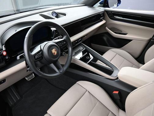 2025 Porsche Macan 4S