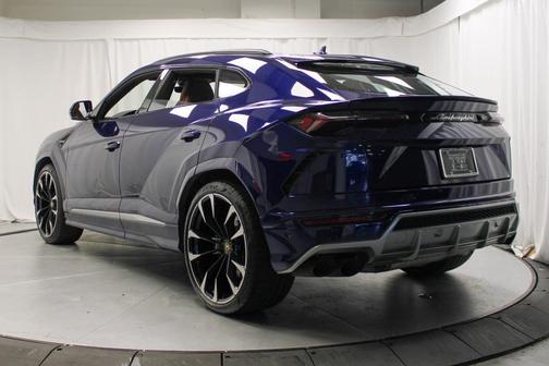 2019 Lamborghini Urus Base