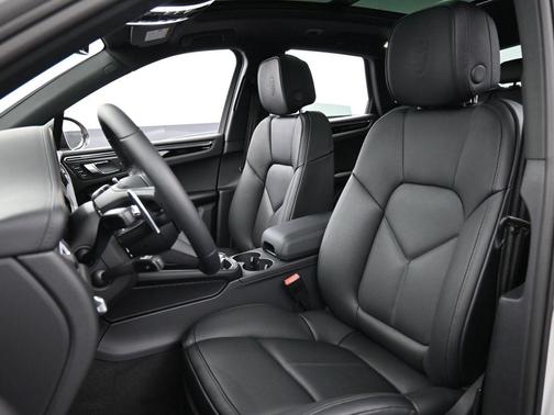 2026 Porsche Macan T