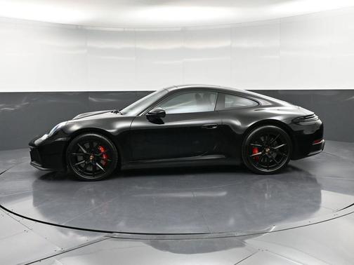 2026 Porsche 911 Carrera 4 GTS