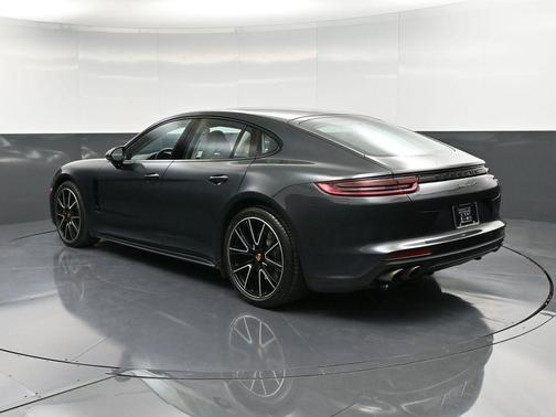 2018 Porsche Panamera 4S