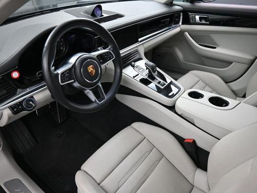 2018 Porsche Panamera 4S