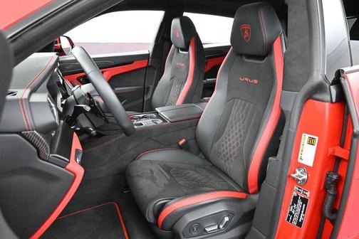 Rosso Mars Metallic 2024 Lamborghini Urus S