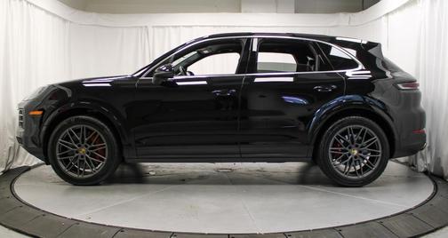 2024 Porsche Cayenne S
