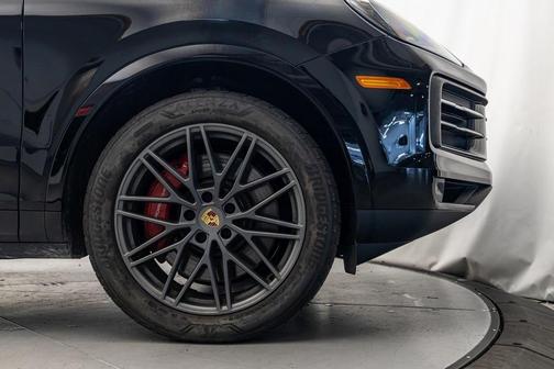 2024 Porsche Cayenne S