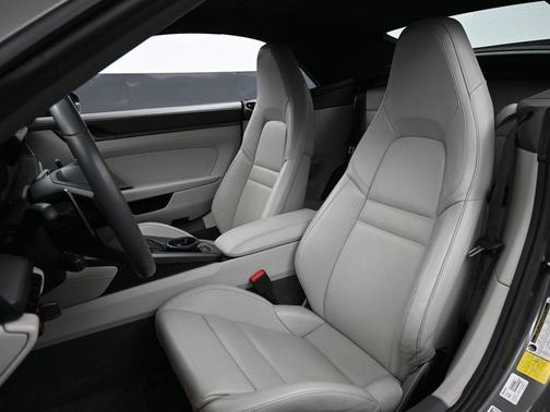 2020 Porsche 911 Carrera