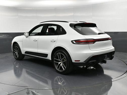 2025 Porsche Macan 