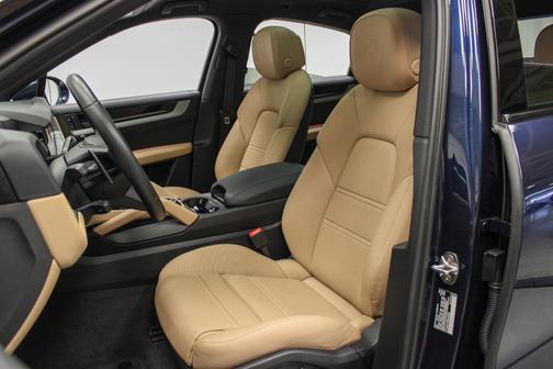 2025 Porsche Cayenne AWD