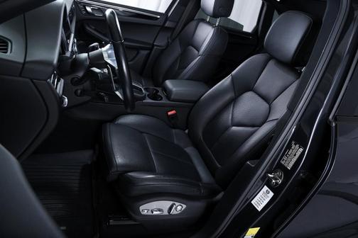 2020 Porsche Macan Base