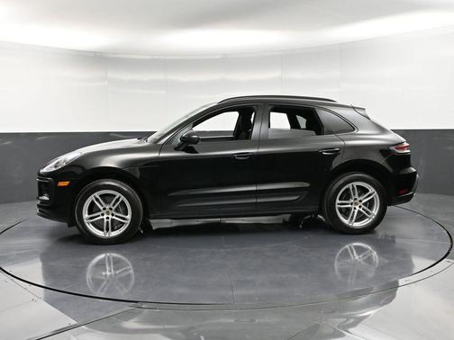 2022 Porsche Macan Base
