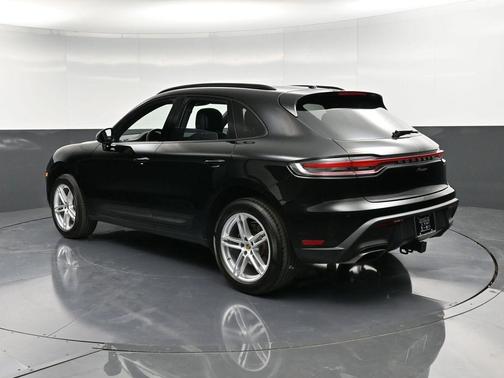 2022 Porsche Macan Base