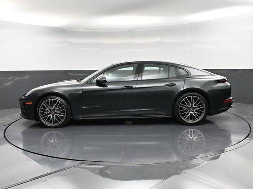 2026 Porsche Panamera 4
